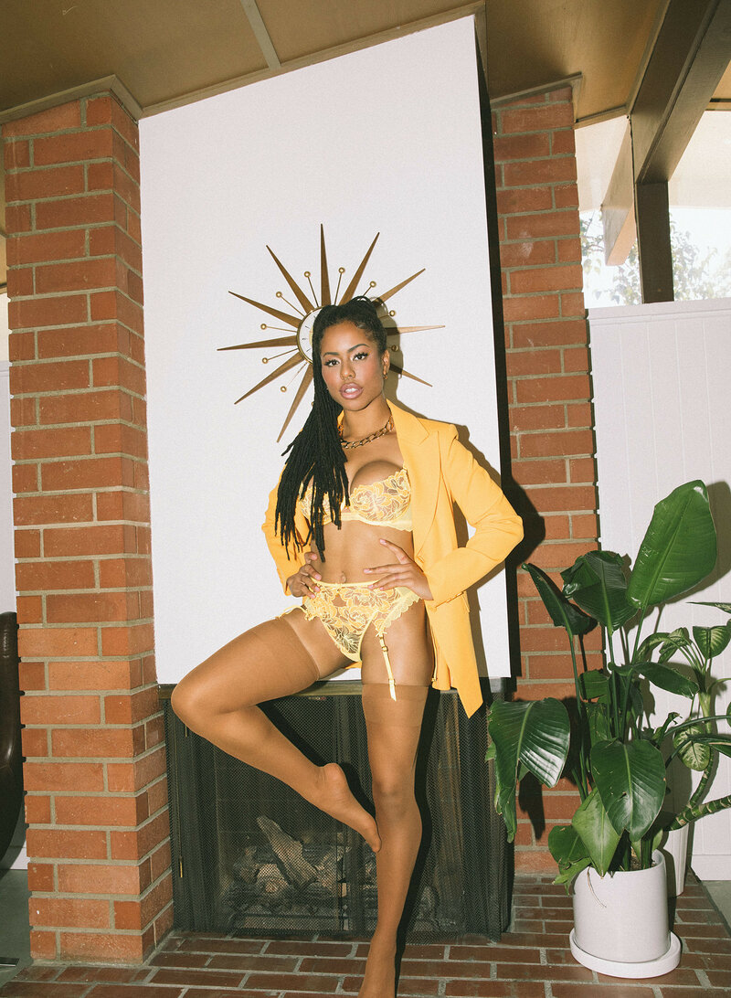 Динуля, 20 лет, 2 размер груди